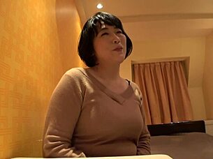 pregnant japanese milf hotel creampie footage