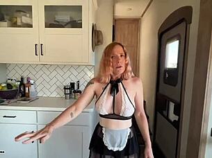 Step aunt's secret job exposed by shiny cock 😏🍆💦