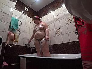 hidden cam spies fat model's big ass shower backstage