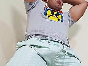 Yuri Gaúcho's XXL Brazilian bear cock unloads huge cumshot! 🍆💦🐻