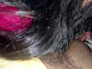 mamando su pene duro hasta que explota en mi boca