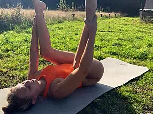 i did steamy outdoor yoga then sucked his huge cock hard