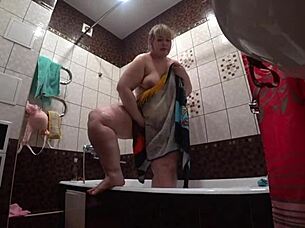 hidden cam spies fat model's big ass shower backstage