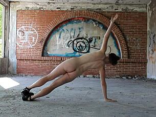 wanna see this flexible gymnast stretch naked?