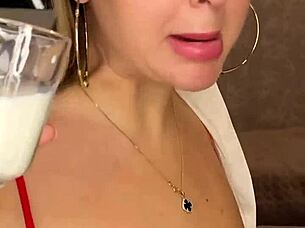 milf huge saggy tits milk lick natural boobs beauty