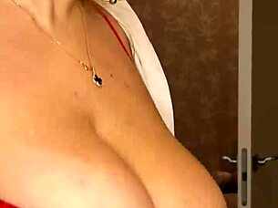 milf huge saggy tits milk lick natural boobs beauty