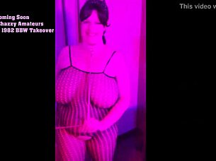 naia bees shakes big bbw tits in retro dance