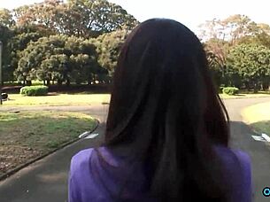 babe deepthroats fat cock in backseat ride