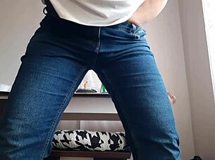 hey, watch this hot secretary masturbate right in her office