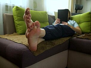 wanna see this sexy teen's wrinkled soles up close for foot fetish?