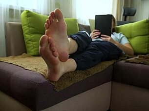 wanna see this sexy teen's wrinkled soles up close for foot fetish?