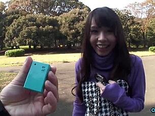 babe deepthroats fat cock in backseat ride