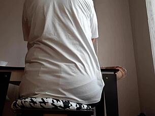 hey, watch this hot secretary masturbate right in her office