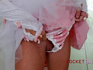 petite flexible girl toys her sweet pussy fix