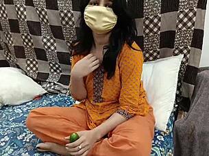 Pakistani babe fucked after cucumber catch