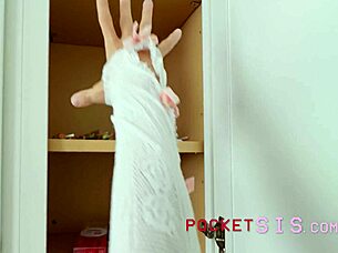 petite flexible girl toys her sweet pussy fix