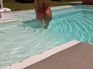 Spy on Resort Tourist's Perfect Big Ass? Room Fuck Temptation!