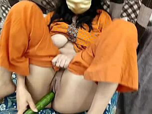 Pakistani babe fucked after cucumber catch