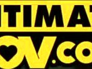 Karlee's steamy MFF surprise with bestie 😈🔥