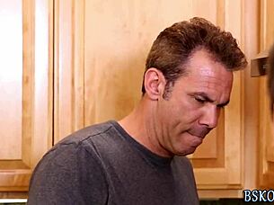 HOTTIE GETS PUSSY LICKED AND EATEN IN MFF THREESOME ORGY