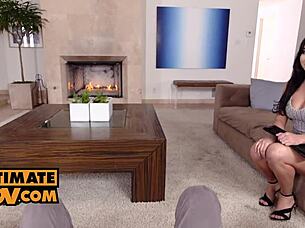 Karlee's steamy MFF surprise with bestie 😈🔥