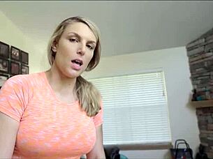 Joslyn jane's hot sensual massage tempts deeply