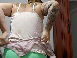 I'm Heading To The Gym To Flash And Tease All The Hot Macho Guys Watching Me!