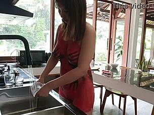 amateur asian girlfriend homemade house cleaning tutorial