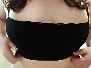 nicole shakes fat ass teasing spreads in bathroom solo