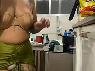 wanna see my swollen pussy flash live in the kitchen mini skirt?