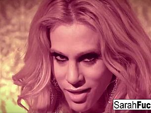 sarah jessie relaxes with solo glove play