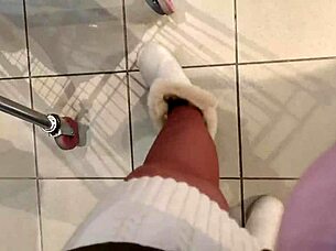 Italian woman flashes ass and bushy pussy in store changing room