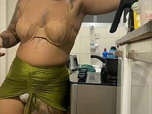 wanna see my swollen pussy flash live in the kitchen mini skirt?