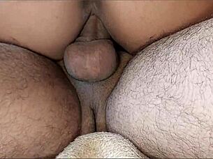 Uff, close-up pussy bounce on huge cock! 🔥🍆