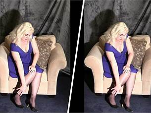 Mature bbw awkwardly attempts her stripping routine