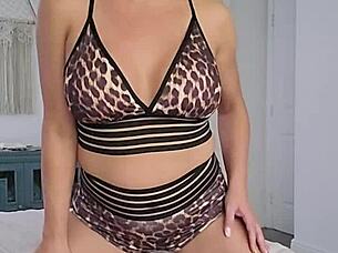 Stroke Cock For Goddess Brianna Beach!