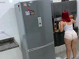 Contratei EMPREGADA com shortinho na BIG ASS louco de tesão!