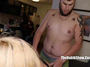 hey hubby and buddy double team sexy wife 🍆😈💦🔥