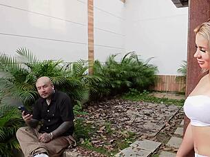 Gardener, pound my wet milf pussy hard!