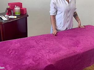 Relaxing massage turns into oiled blindfolded handjob explosion