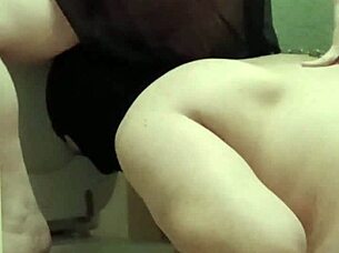 Maitresse Kantalis dominates chained slave hard