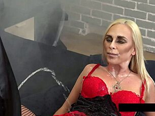 Dracula Seduction Leads to Vinna Reed's Wet Pussy Lick Cum Mouthful