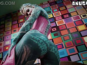 goth corset slut gaps ass with steel toy squirt