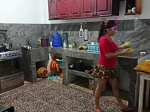 hey my perverted neighbor flashes her huge curvy ass while he's right there watching the kinky homemade show