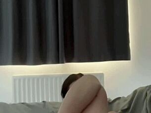 HORNY BRITISH COED SQUIRTS TOYS SOLO HD