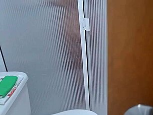 spying on hot latina in bathroom caught everything