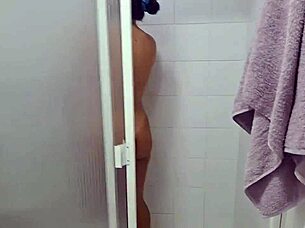 spying on hot latina in bathroom caught everything