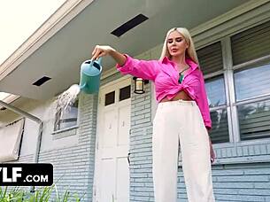 Bombshell MILF Elisa Bethann Rides Nerdy Neighbor's Cock Wild