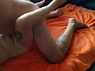 mutual masturbation turns rough sex cum pussy explosion!