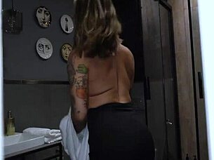 bathroom catch turns into steamy fuck session quick